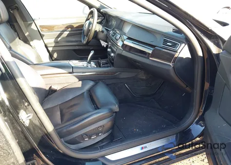 2011 BMW 740I z USA, uszkodzony, nr VIN WBAKA4C51BC392327